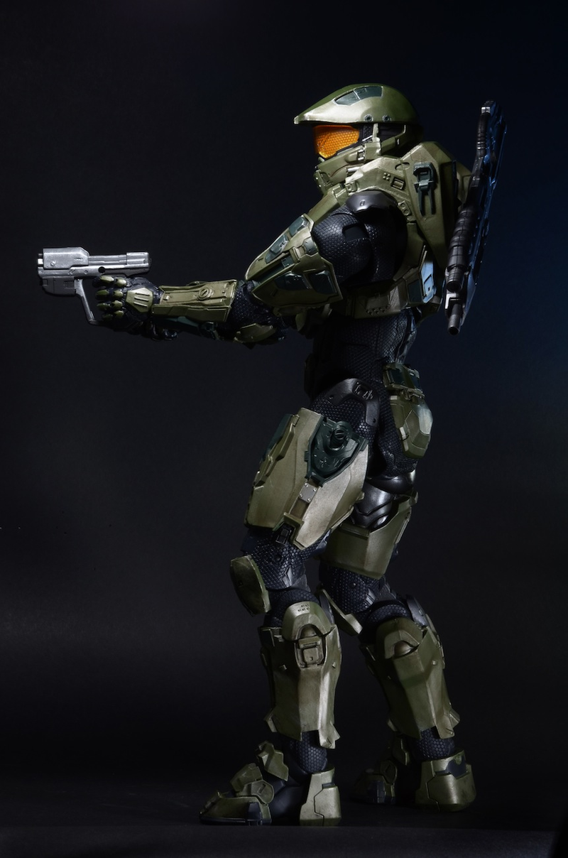 Illustration for article titled Deluxe 18" Master Chief Action Figure